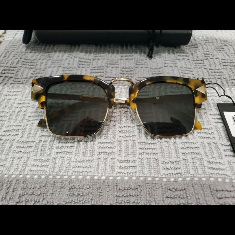 NWT Karen Walker Monumental Connan Tort Sunglasses